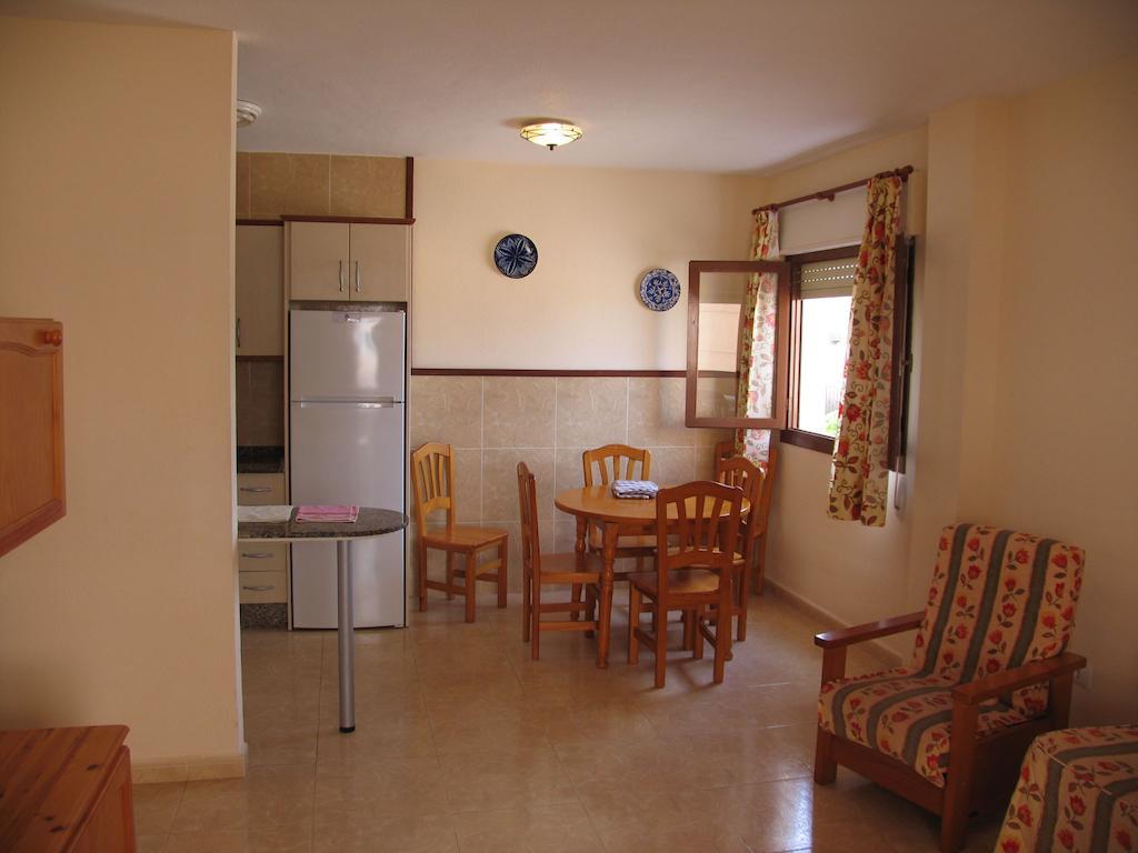 Apartamentos Tesy La Manga del Mar Menor Quarto foto
